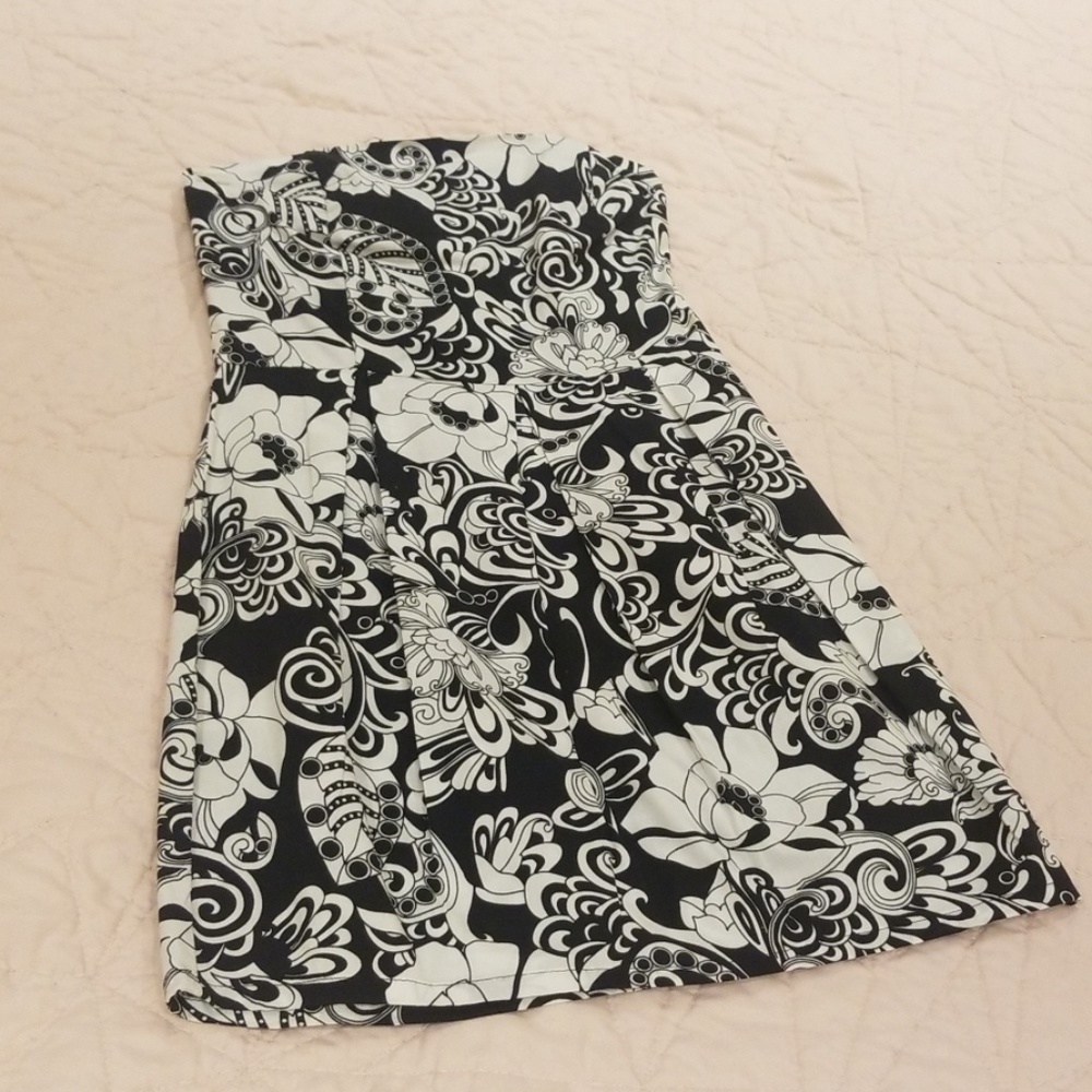 Black & White Strapless Mini Dress Size Small